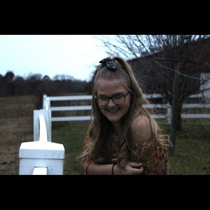 Meet your Posher, Carley